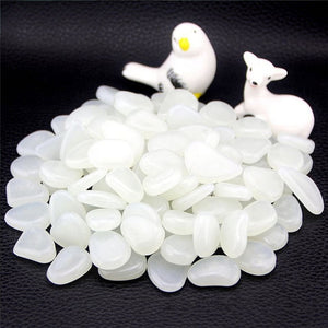 50Pcs Glow in the Dark Garden Pebbles Glow Stones Rocks for Walkways Garden Path Patio Lawn Garden Yard Decor Luminous stones